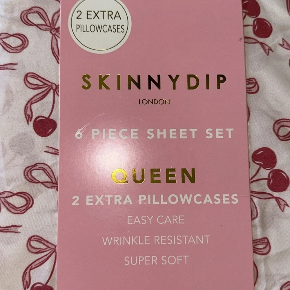 🩷🍒Skinny dip London cherry 6pc sheet set (Queen)